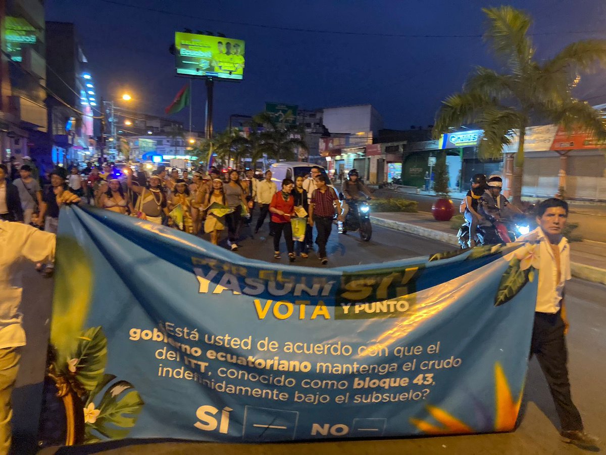Seguimos por las calles de Santo Domingo Tsa´chilas, se escucha una sola voz, #SiAlYasuni #SiAlaVida