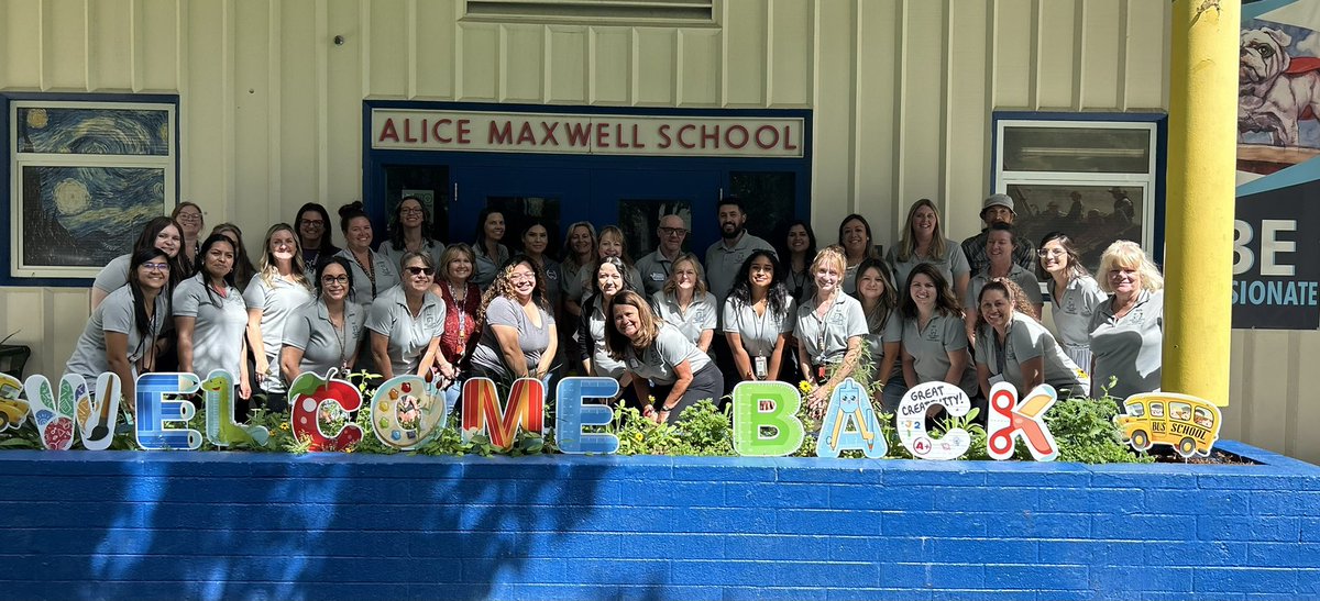 maxwellbulldogs's tweet image. World’s BEST staff! Thank you for an awesome day. #lifeisgoodontheroadtoexcellence #WeAreWCSD #WCSDProud @WashoeSchools @SuptEnfield