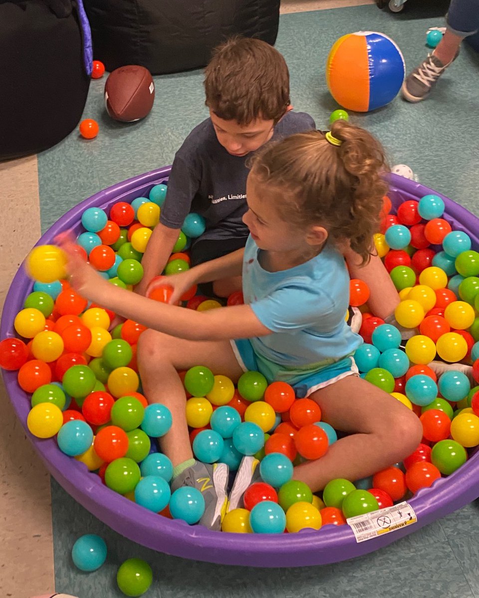 eastersealshou's tweet photo. The #CarolineSchool is connected to the #EasterSeals network! Students can connect with #AssistiveTech at @BridgingApps, receive convenient #therapy from our onsite #ChildrensTherapy Clinic, parents can join the #ParentSupportGroup &amp; more! Learn more at https://t.co/CkJXJPnFEO https://t.co/kBDH8fFevZ