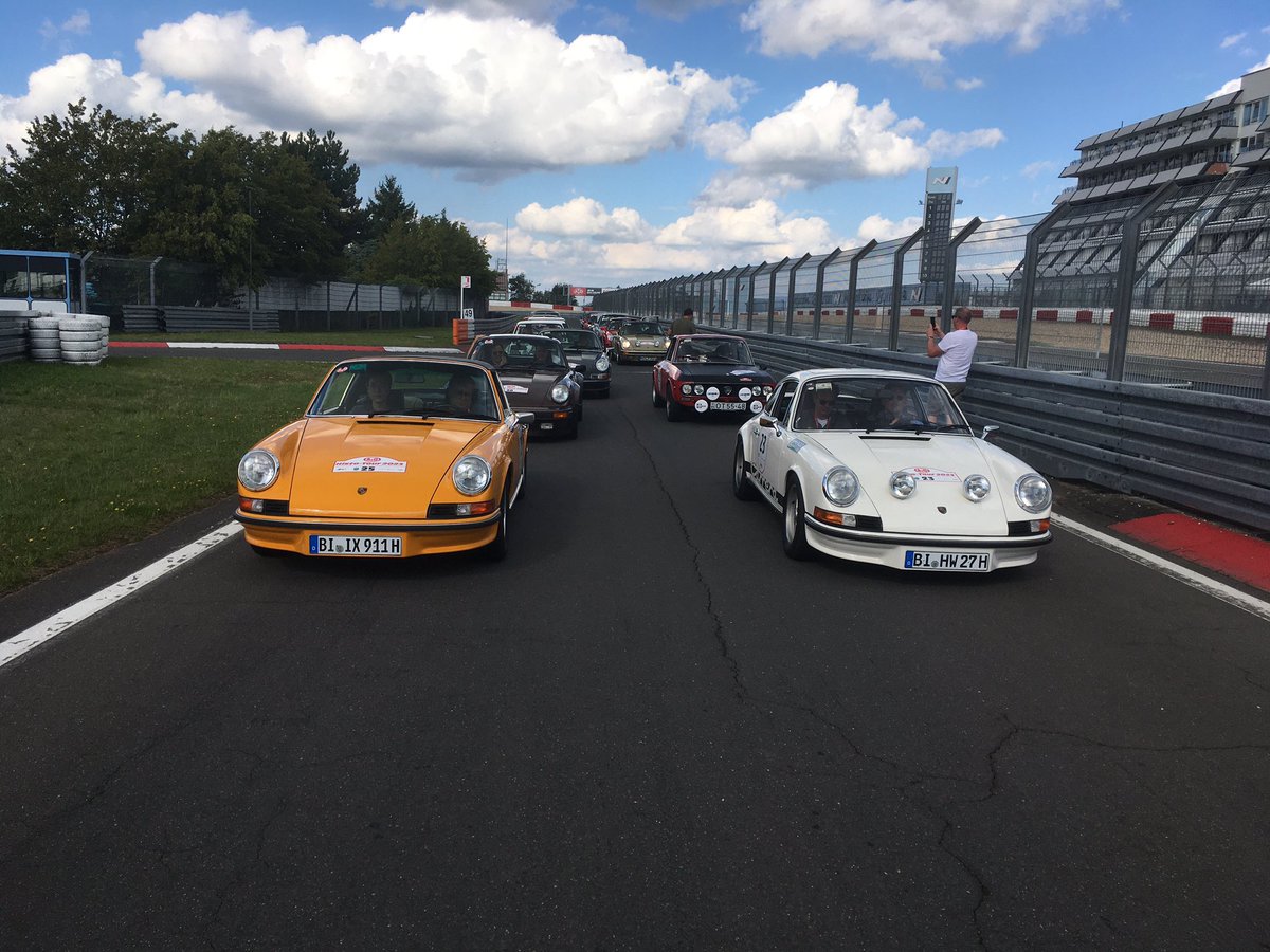 Gordon_M16's tweet photo. #AvDHistoTour in Germany and Belgium, 3 days, 4 tracks (Nürburgring GP, #Spa, #Zolder, #Nordschleife), 33 regularities, 1.100 kms - and loads of Porsches
1/2 https://t.co/lj4jo8MfVv