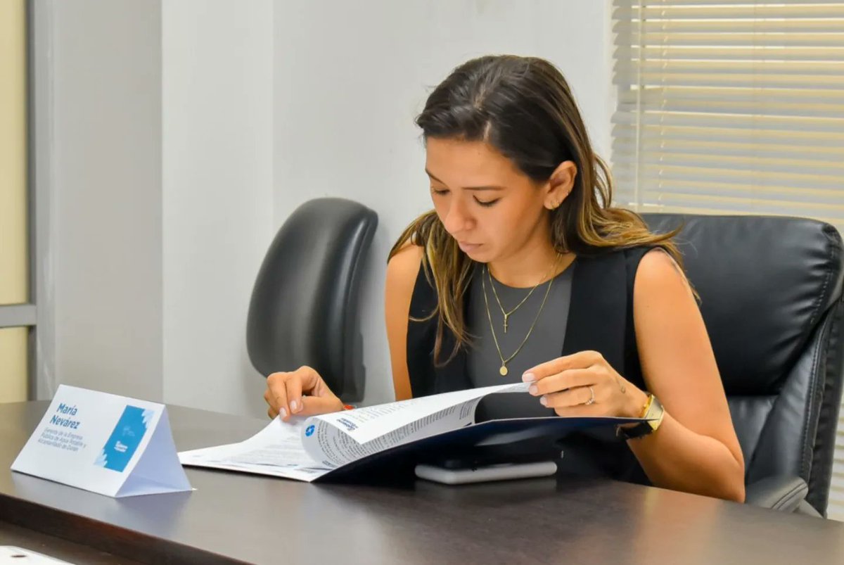 GobiernodeDuran's tweet photo. ¡Fortalecemos las relaciones interinstitucionales! 🤝 

Gracias a las gestiones del alcalde @CHONILLOec, hoy @EMAPAD_EP logró un valioso convenio de cooperación con @EmpresaaguaEc. Este acuerdo permitirá recibir asesoría y asistencia técnica para mejorar la gestión del agua. https://t.co/XqDmpqPbuc