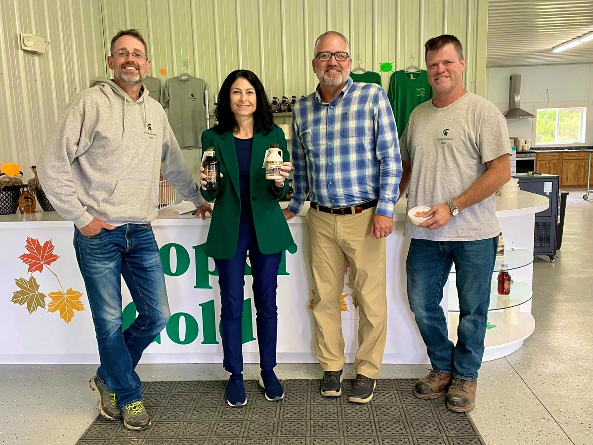 MIAttyGen's tweet image. .@MIAttyGen @dananessel toured the @MichiganStateU Forestry Innovation Center in Escanaba this afternoon to learn about their research to find safer, more sustainable means of cultivating &amp;amp; harvesting agricultural products for energy &amp;amp; consumption across the world.