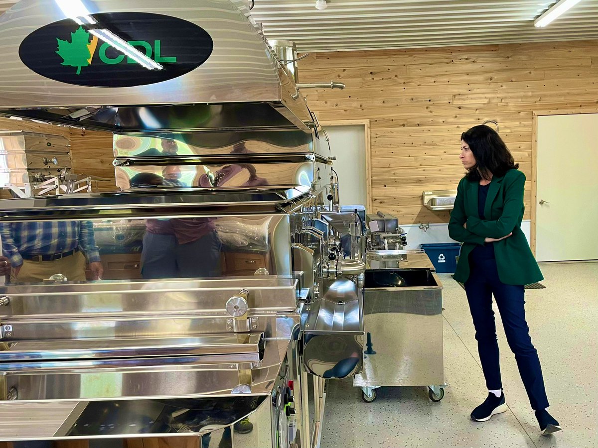 MIAttyGen's tweet image. .@MIAttyGen @dananessel toured the @MichiganStateU Forestry Innovation Center in Escanaba this afternoon to learn about their research to find safer, more sustainable means of cultivating &amp;amp; harvesting agricultural products for energy &amp;amp; consumption across the world.