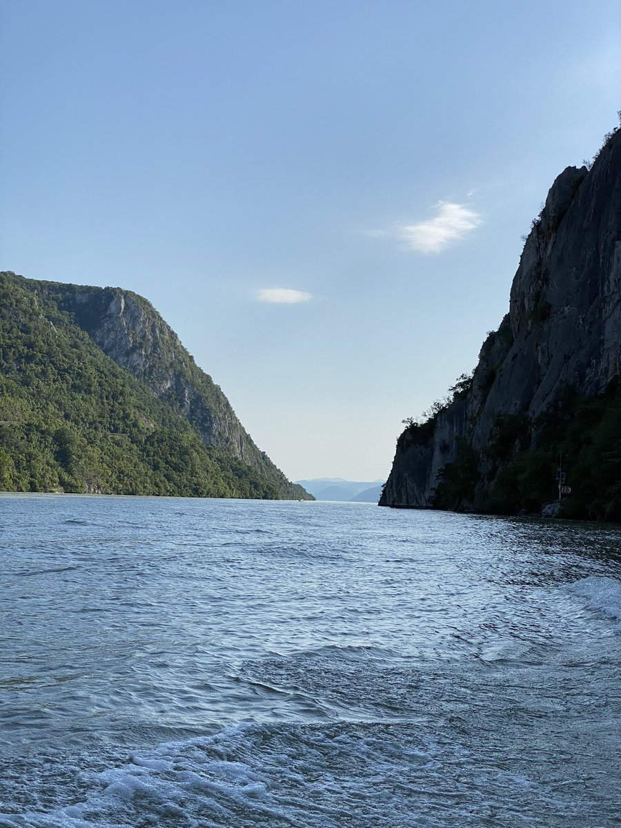 IonutCo's tweet photo. #Romania #Decebal #Dunare #CazaneleMiciMari https://t.co/e4aG7GGIyb