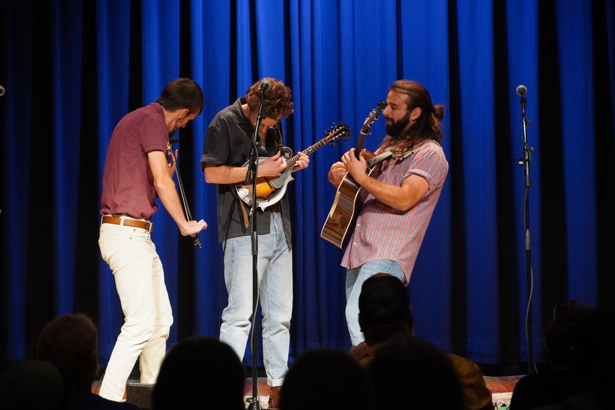 laurellibrary's tweet photo. What an incredible evening we had with My Brother’s Keeper! These talented musicians delivered an electrifying performance, showcasing their original and energetic music that had the audience completely captivated.🎶🎸🎤
…
#LaurelLibrary #LondonKY #MyBrothersKeeper https://t.co/YF7zGILzyq