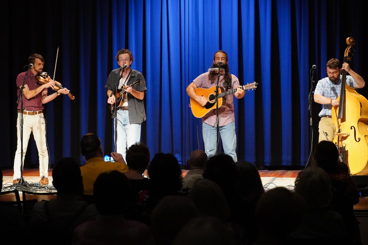 laurellibrary's tweet photo. What an incredible evening we had with My Brother’s Keeper! These talented musicians delivered an electrifying performance, showcasing their original and energetic music that had the audience completely captivated.🎶🎸🎤
…
#LaurelLibrary #LondonKY #MyBrothersKeeper https://t.co/YF7zGILzyq