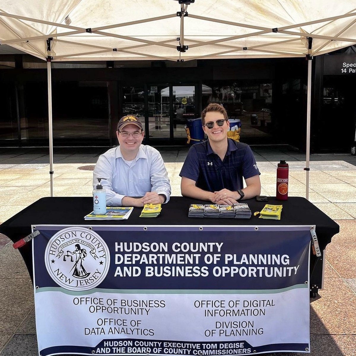 HudCoPlanning's tweet photo. We have been in the community and listening to what you have to say about our streets! Continue to let your voice be heard and look out for us at community events near you. Join our mailing list to stay up to date https://t.co/iUeAYmfaDq 
#VisionZero #SS4A #hudsoncounty https://t.co/oqPJSz2clD