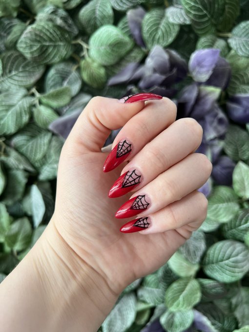 🕸️❤️ I meant to be goth but I&rsquo;m also a Spider-Man babe https://t.co/WsSnhYeNPB<a href="/tag/ama"class="tags"><span>#ama</span></a>