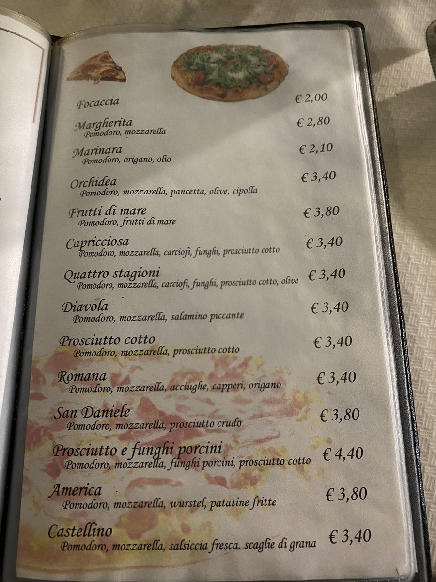 VinnieVegaPF's tweet photo. Ciao invidiosi, voi continuate a pagare 2 euro per farvi dividere un tramezzino. 😏 https://t.co/agZcGztsPi