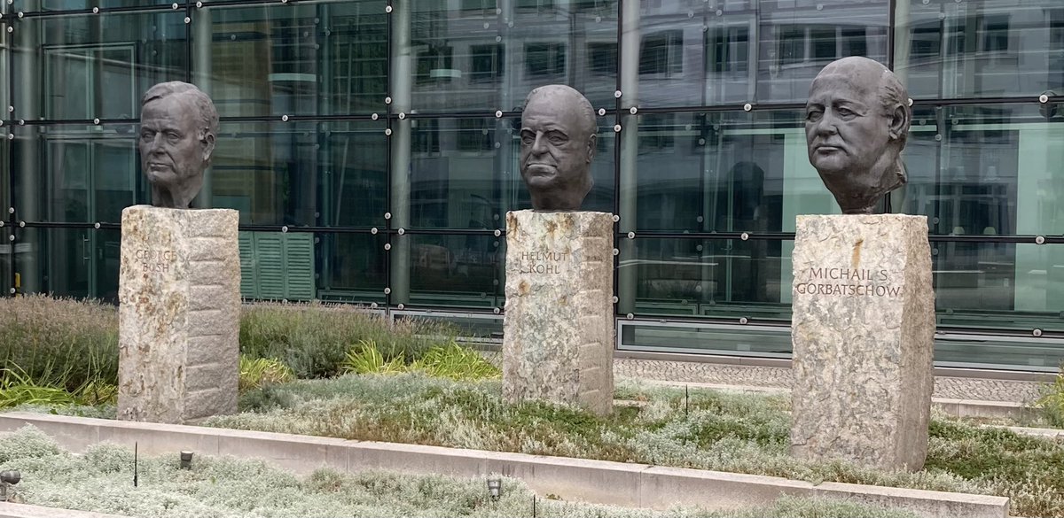 mildnormal's tweet image. "can we get a suggestion?"