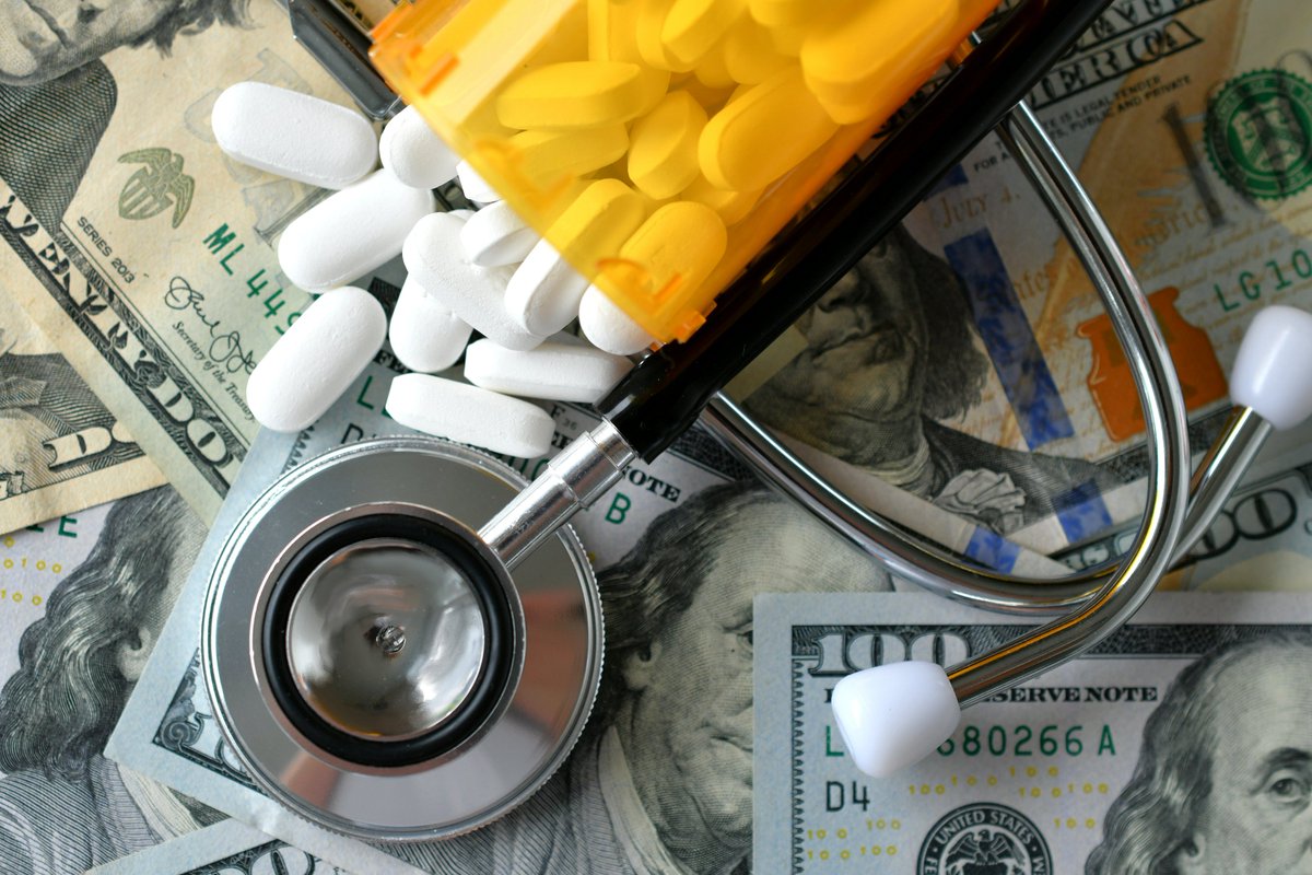 For people with #ChronicPain who have been taking #opioids over the long term, a newly published expert consensus highlights the importance of #healthinsurance changes and provider education to enable multimodal pain care: ihpi.umich.edu/news/experts-c…