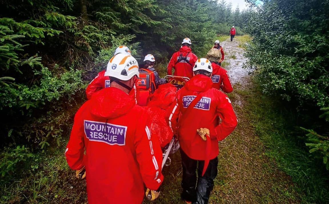 Y’day in a wet #kielderforest I took part in <a href="/NNPMRT/">NNPMRT</a> #training exercise. I did my job &amp; made the find - barking in hooomans for ex. cascare (a v long down stay for me!) before evacuation. 💪🐶🐾 #ifoundthemyoufixthem #teamwork #searchandrescue #trainingexercise <a href="/MRSearchDogsEng/">Mountain Rescue Search Dogs England</a>