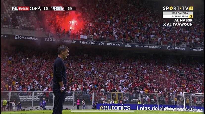 Mar vermelho na cidade do Porto