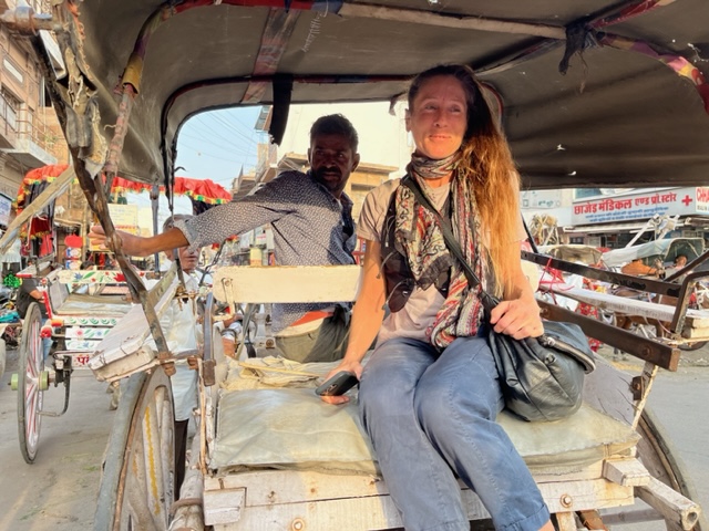🎬 Director Gillian Greenfeld kicks off an exciting journey in March 2023 for 'The Spice Girls of Rajasthan'! 🌶️ With a horse-drawn buggy, she heads to Johdpur's MV Spice Shop, joining forces with the Mohanlal family to share their story. Stay tuned! 🏰 #TheSpiceGirlsOfRajasthan