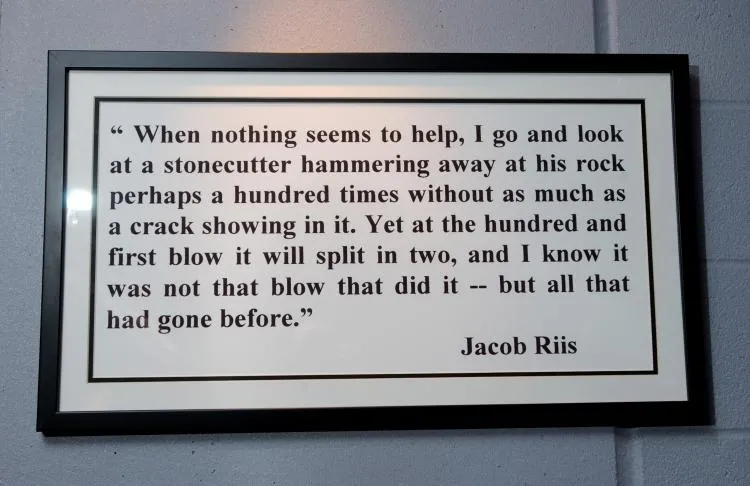 La cultura del hombre y la roca, filosofía Spurs por excelencia, se hace carne y hueso con su propio legado: no se trata del último golpe que rompe la piedra sino de los cien que lo precedieron.