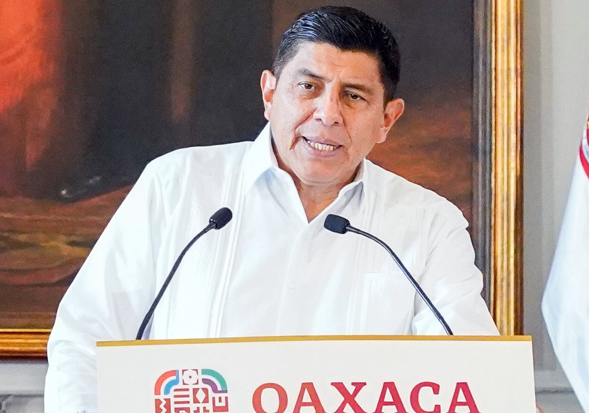 poder_alpueblo_'s tweet photo. Gobiernos que detengan distribución de libros de texto gratuitos, violentan el interés superior de la niñez #Oaxaca @salomonj 
https://t.co/JGuIicQyK2 https://t.co/WlA9BocwCj