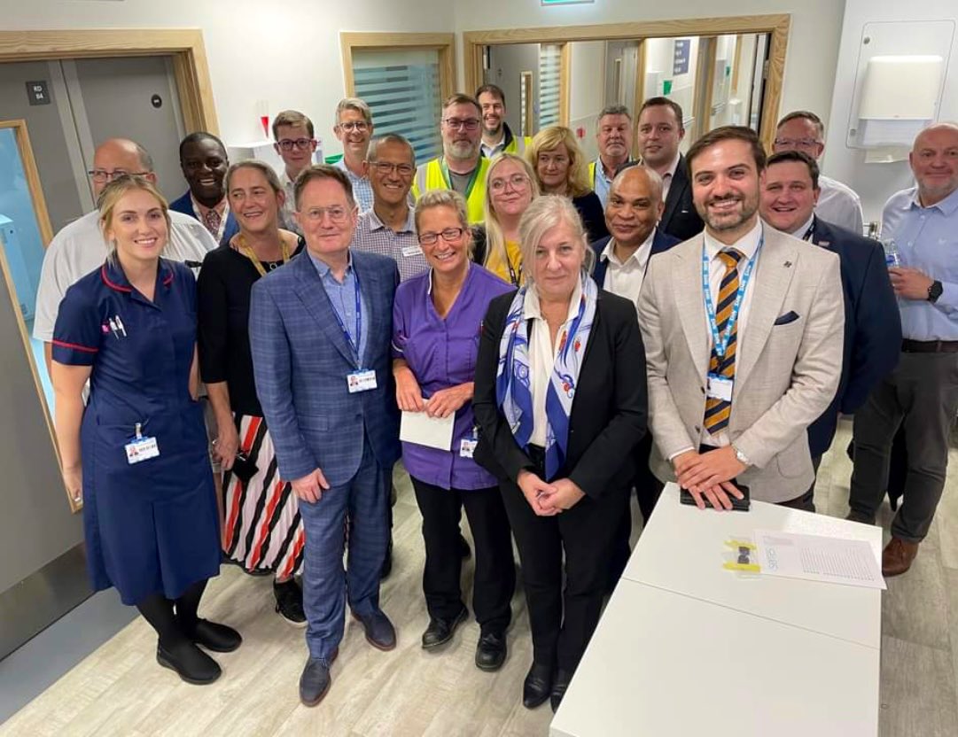 LauraSaund1's tweet photo. One week in our new ward... big thank you to these wonderful people and their teams for creating such a great space for our patients and staff! 🤩 https://t.co/xkSHtQBnck