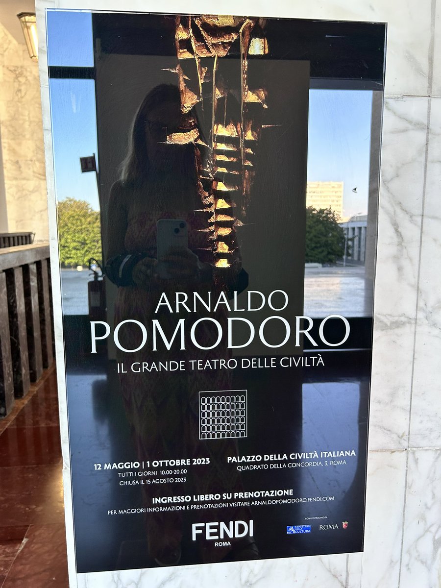 Per chi è a #roma a godere dell’#estateromana. @ArnaldoPomodoro #eur