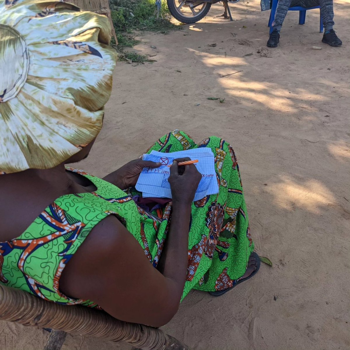 mirindi_pascal's tweet image. Lors de notre récente descente à #Lobolo dans le territoire de Yahuma, province de la Tshopo, dans le cadre de notre campagne #Petrole non merci, nous avons réussi à parler à la population de Lobolo (le plus grand centre du territoire de Yahuma).