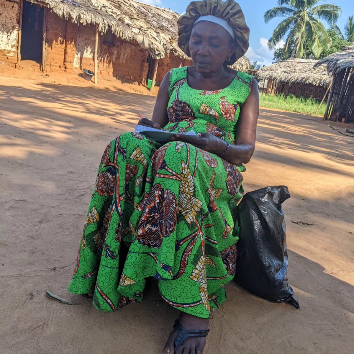 mirindi_pascal's tweet image. Lors de notre récente descente à #Lobolo dans le territoire de Yahuma, province de la Tshopo, dans le cadre de notre campagne #Petrole non merci, nous avons réussi à parler à la population de Lobolo (le plus grand centre du territoire de Yahuma).