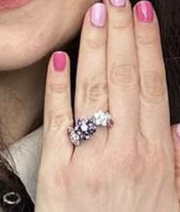 RadziwillLee's tweet photo. Maybe she should marry a Jewelry Brother. https://t.co/OGcmylJCVC