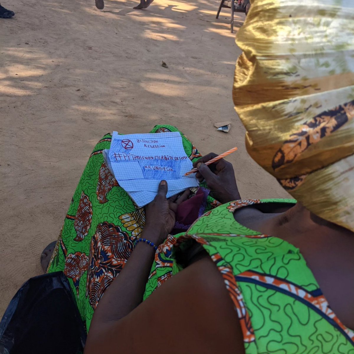 mirindi_pascal's tweet image. Lors de notre récente descente à #Lobolo dans le territoire de Yahuma, province de la Tshopo, dans le cadre de notre campagne #Petrole non merci, nous avons réussi à parler à la population de Lobolo (le plus grand centre du territoire de Yahuma).