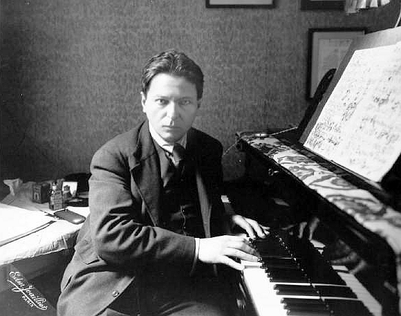 Born #OTD in 1881: George Enescu, Romanian composer and pianist. 

He is regarded as one of Romania's greatest composers. #classicalmusic
