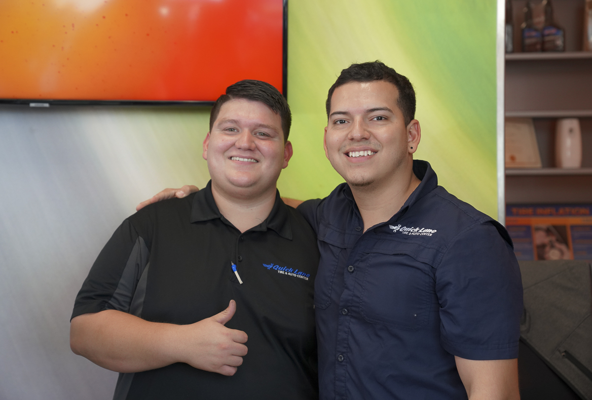 QuickLaneRGV's tweet photo. From questions to clarity, our Quick Lane advisors have your automotive concerns covered! 😎🛠️
#Quicklane #ServiceExcellence https://t.co/hguqDukPhV