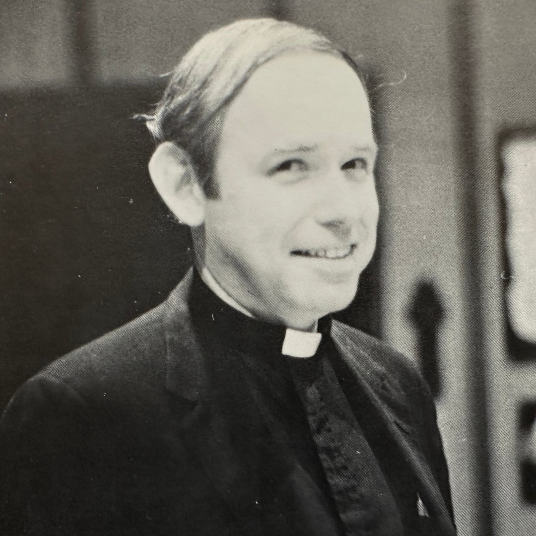 xavierhs's tweet photo. Fr. James Keenan, S.J., Xavier’s 29th president (1977-1981) and 46th headmaster (1974-1977), was called home to the Lord on August 13, 2023.

Please keep Fr. Keenan, his family, and the Society of Jesus in your prayers.

#SonsofXavier #JesuitSchools https://t.co/wOKoVpih43
