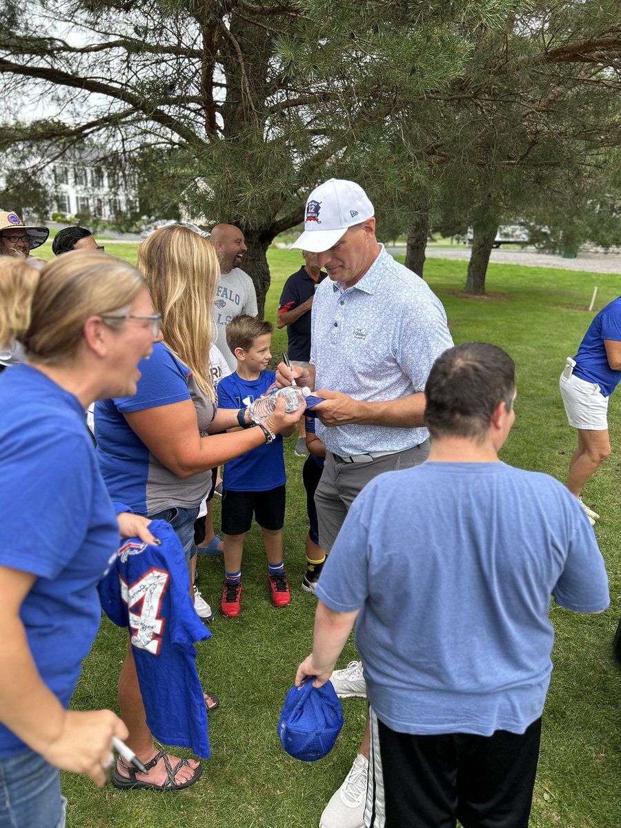 KatieACarroll's tweet photo. Thank you @JohnFina for a wonderful day @KellyforKids @JimKelly1212 Celebrity Classic! https://t.co/yAfw8bF1RB