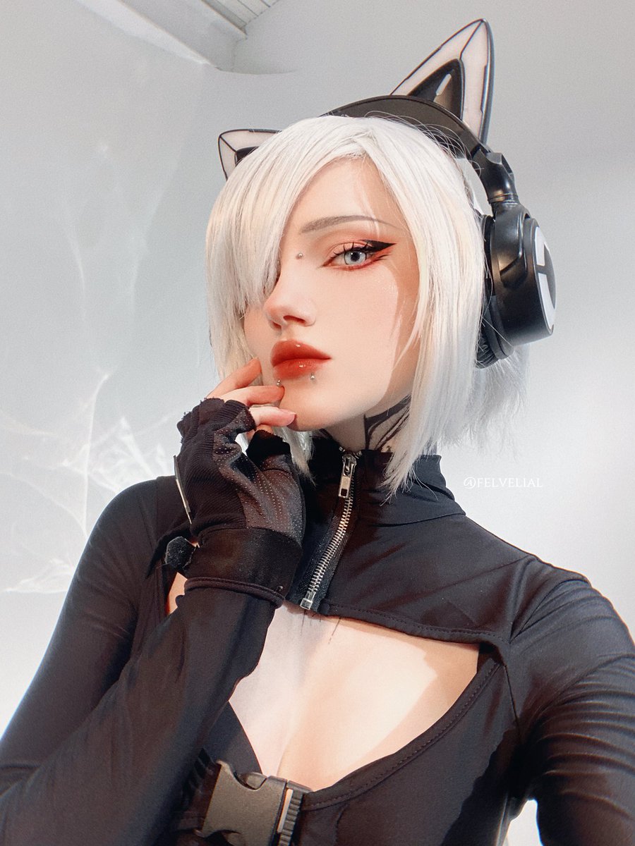 Android 2B cosplay but meow version #nierautomata