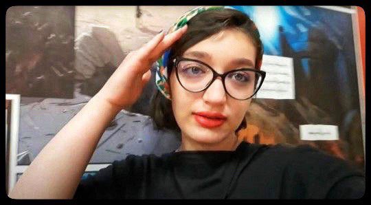 Hoorieh81's tweet photo. سارینا در توضیحات کانال تلگرامش نوشته بود:
"کارم داشتین تو آسمونا دنبالم بگردین...!"

#روز_مهسا https://t.co/UscxyS0ias