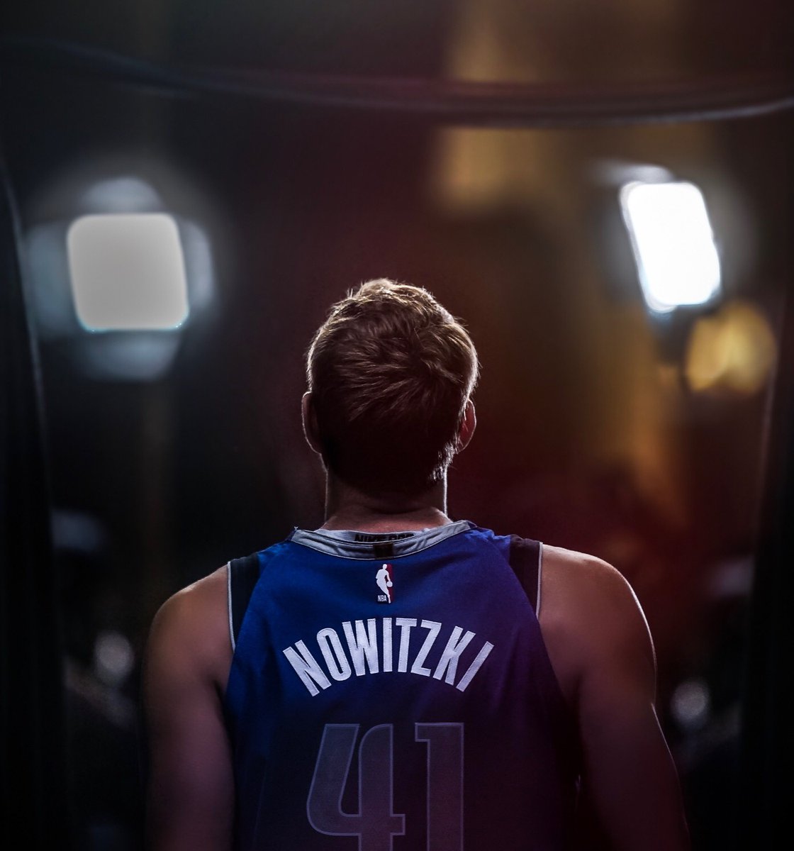 dallas_sports's tweet photo. Dallas personified.
Congratulations to the goat 🐐
@swish41 🤝 #23HoopsClass
#mffl l @dallasmavs https://t.co/2C8LXcGGJa