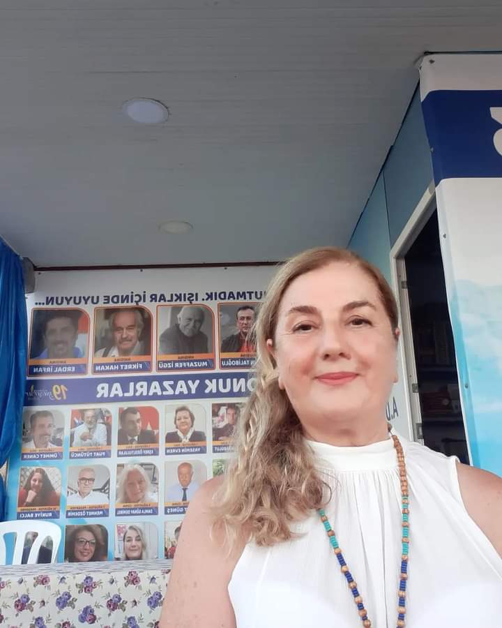 seykitapyayin's tweet photo. Yazarımız Mahsenem Yazal Didim Altınkum Kitap Fuarı'nda kitaplarını imzaladı. Kutluyoruz. https://t.co/QYucU6EtCz