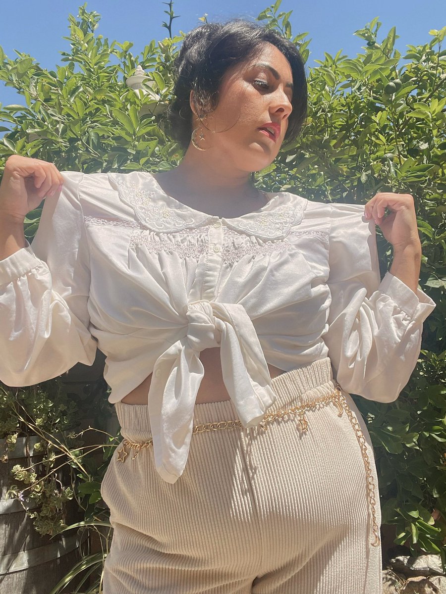 PopsikleShop's tweet image. It’s okay💛 #tobehuman #thriftootd #vintageootd #vintagetop #corduroypants #comfystyle #thriftoutfit #thriftstyle