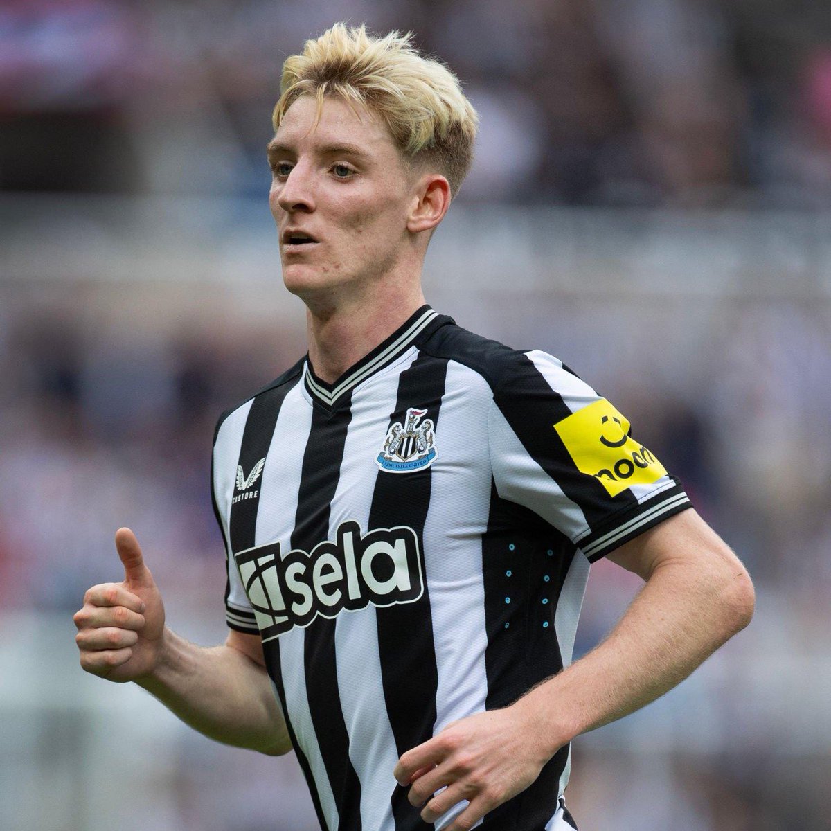 magpie_nation's tweet photo. Who would you start on Saturdays game against Man City. #NUFC 

❤️ = Anthony Gordon

🔁 = Harvey Barnes https://t.co/g8Rerm5CCc