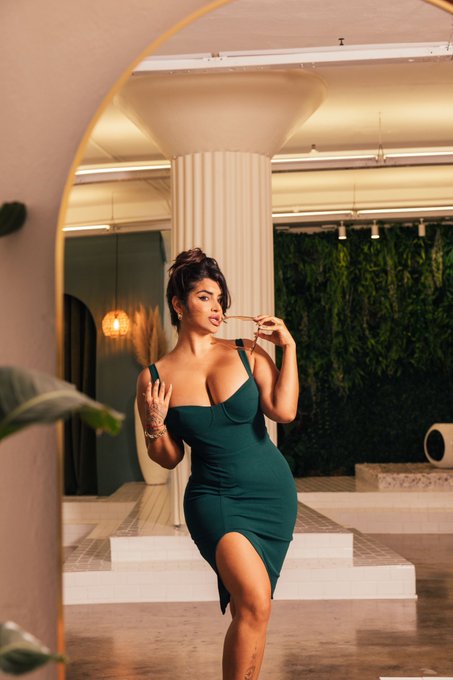 Tell me something new 💋  https://t.co/BwE58yTTij https://t.co/YOGKg9t1x3