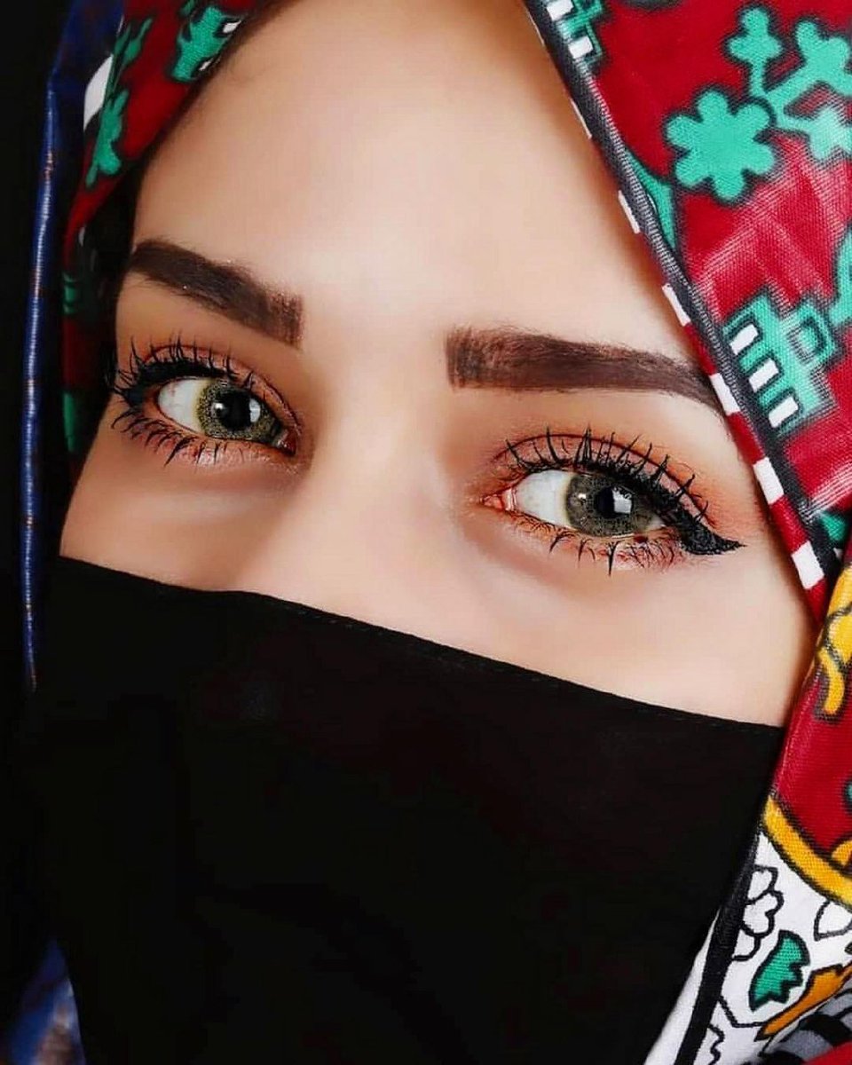 شوقي ملان صنعاء وعنس وآنس
ابسر حبيب القلب💛 ويـن جـالس

#مساء_الشوق