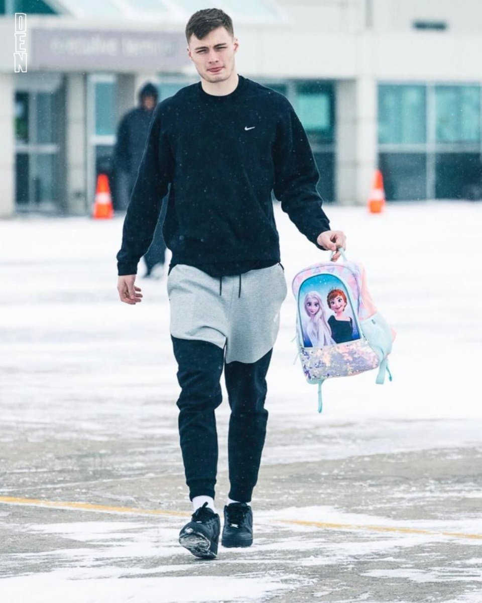 nuggets's tweet photo. It wouldn't be the Best of CB without the Frozen backpack 🎒 https://t.co/raK636F23l