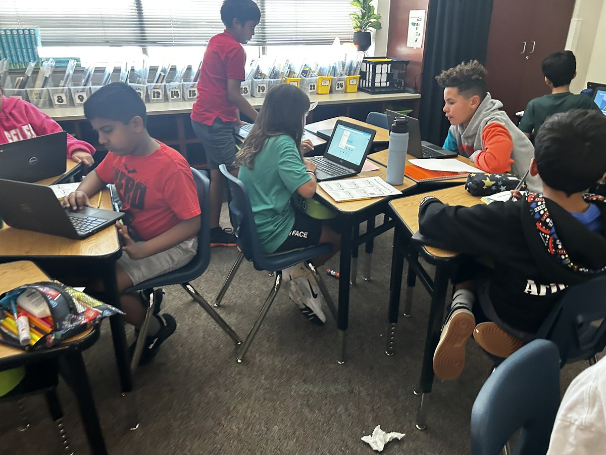 TechieCoach303's tweet photo. Tech academy kicked off @HospElementary with 4th and 5th! We learned about CB care, dig citizen overview, and all about our CB. Theyโre definitely A+ tech students. #befutureready #elevatingthefuture #FISDelevate https://t.co/kHELhY5yG0