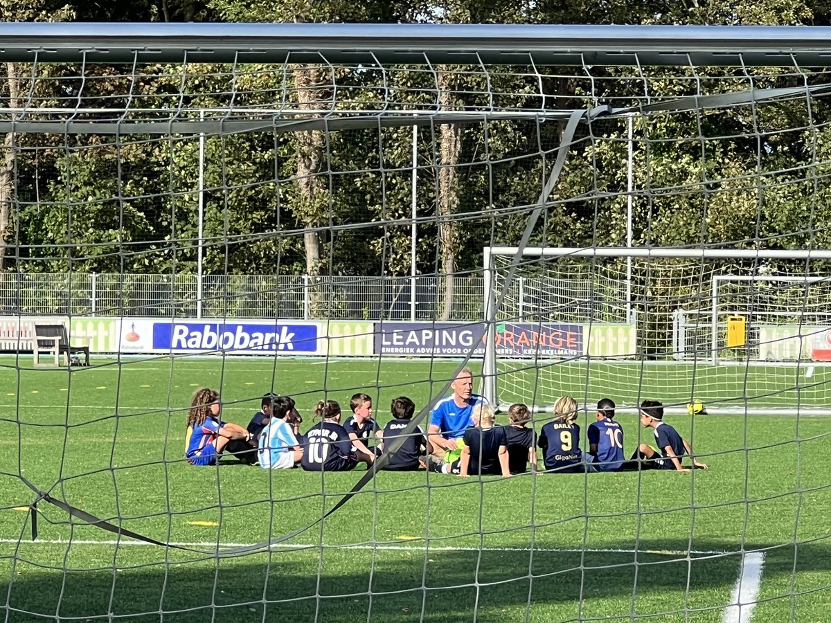 Na de eerste voetbaldag: eerste training JO9. #topsport 
<a href="/HVCVQuick/">HV & CV Quick</a>