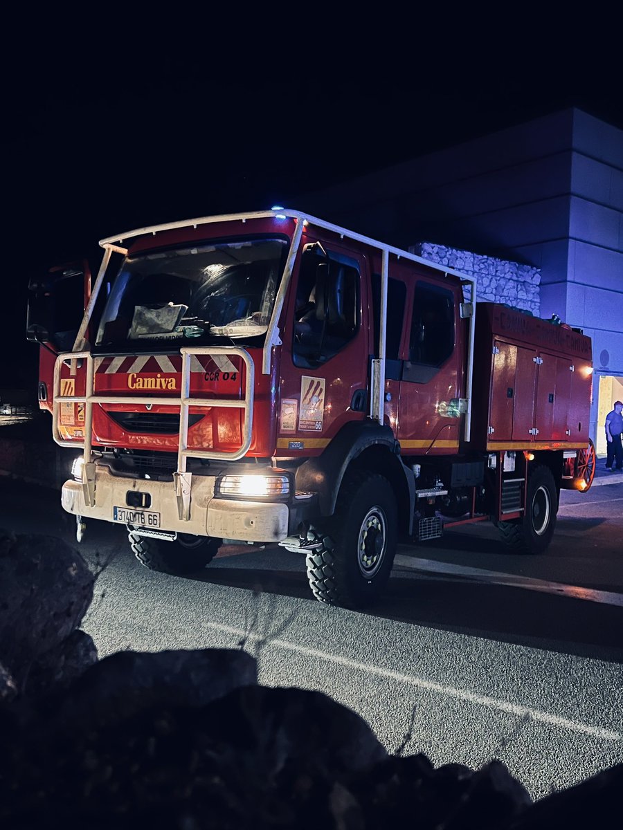 BenjaminD_90's tweet photo. Merci aux Sapeurs-Pompiers, Sécurité Civile, forces de l’ordre !
@Argelessurmer #argelessurmer #SaintAndre #PyreneesOrientales #FeuDeForêt #feu #foret https://t.co/cuuCXa9NQ1