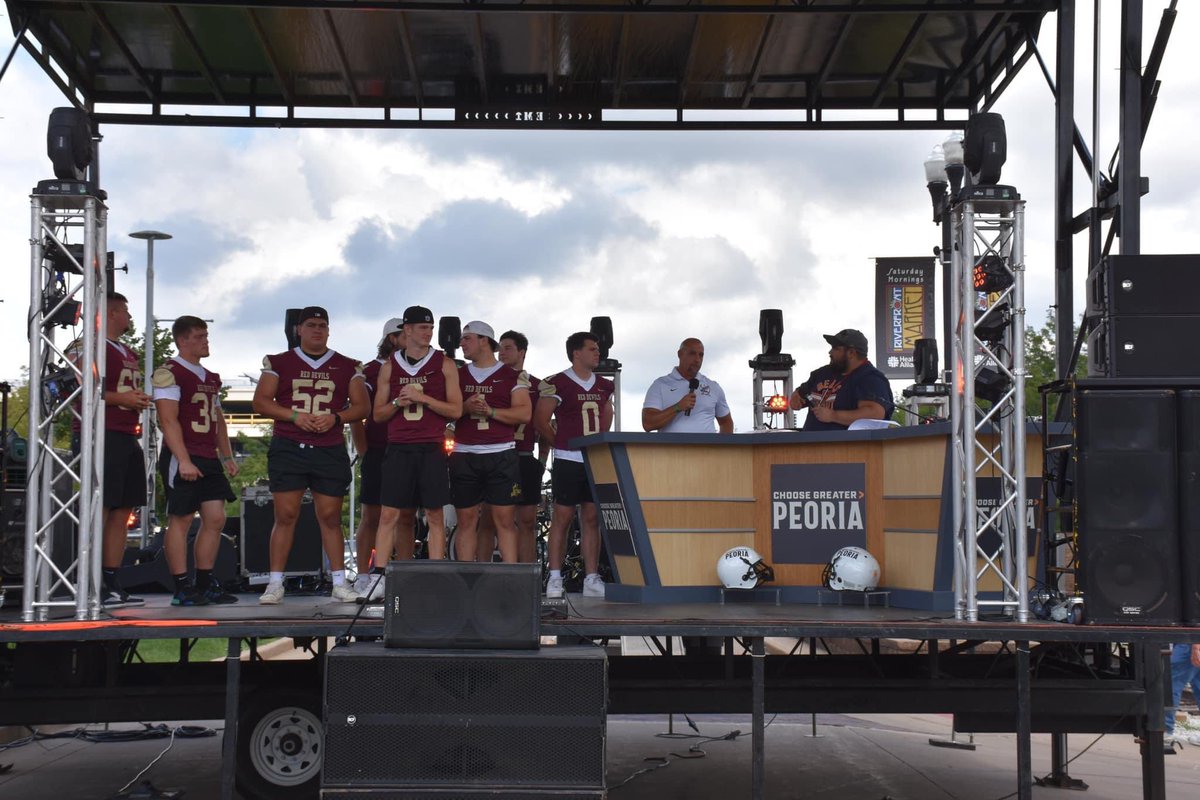 EurekaRedDevils's tweet photo. ICMYI: @ECRDFootball coach Kurt Barth and the Red Devils represented Eureka College at the Greater Peoria Tailgater event today, partnering with ESPN Chicago and Chicago Bears Network to bring the Greater Peoria area together. https://t.co/v3l5j7QS8c