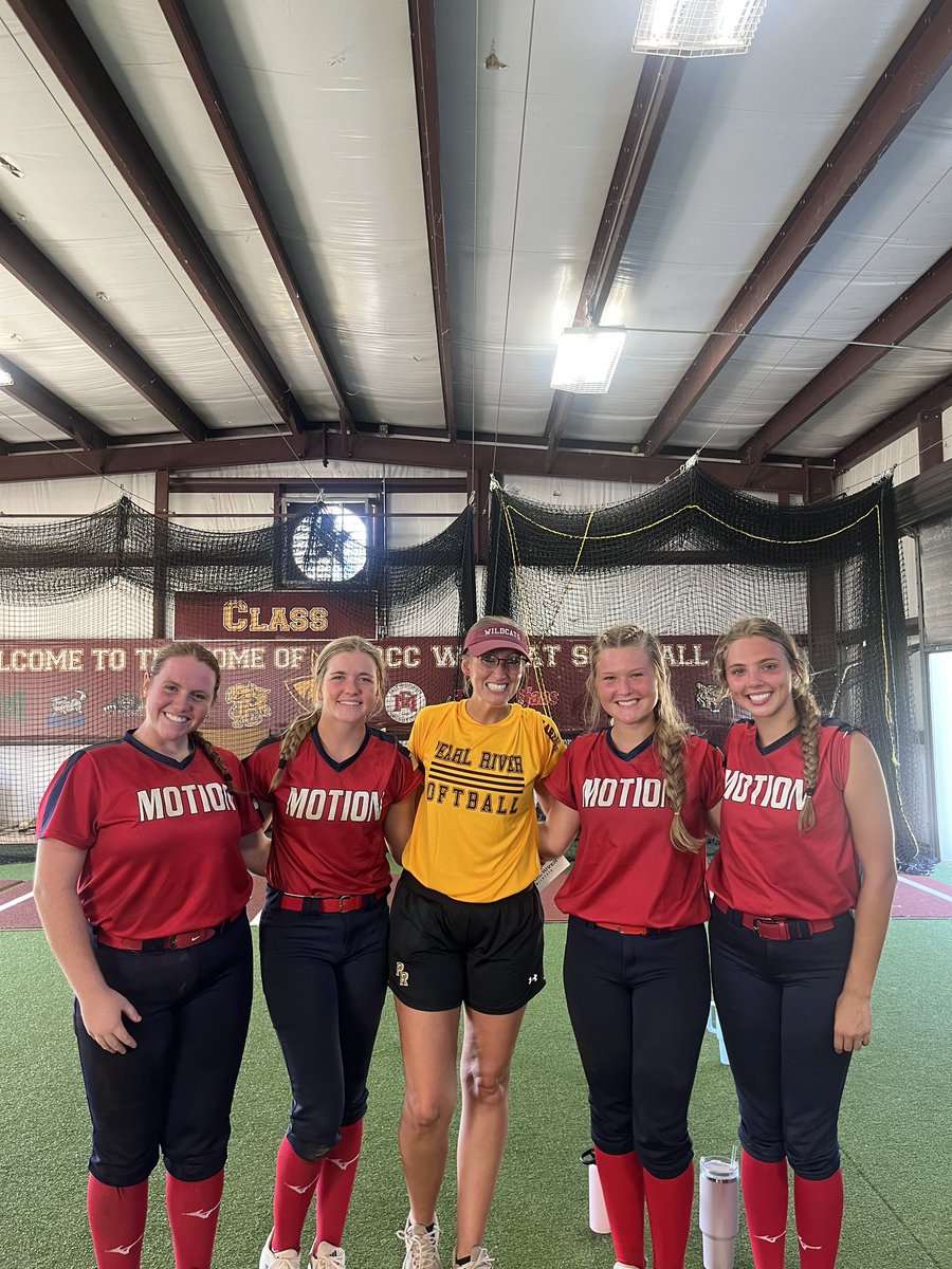 Camrien6's tweet photo. Had a great time attending the PRCC softball Prospects Camp! Thank you Coach Meeks, Coach Antone, and Coach McKinny for the wonderful experience! 
@CoachMeeks_PRCC 
@PearlRiverSB 
@PRCCAthletics https://t.co/MDJ4jdbi5O