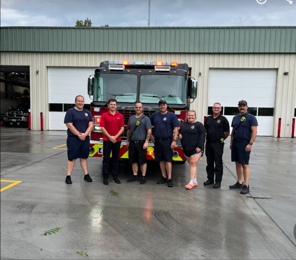 Spartan_ER's tweet photo. Excelsior Springs Fire Department has taken delivery of their new S-180 Model 2114 Pumper! Thank you for choosing Feld Fire Inc. and Spartan Emergency Response! #SpartanER #PuttingFirstRespondersFirst #delivery #firetruck #apparatus https://t.co/gSIsHIlQ53