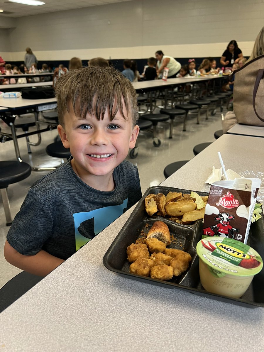 cbbpayne's tweet image. Today was a great #MAfirstday at #theBHT! These Bear cubs make #MACSawesome!