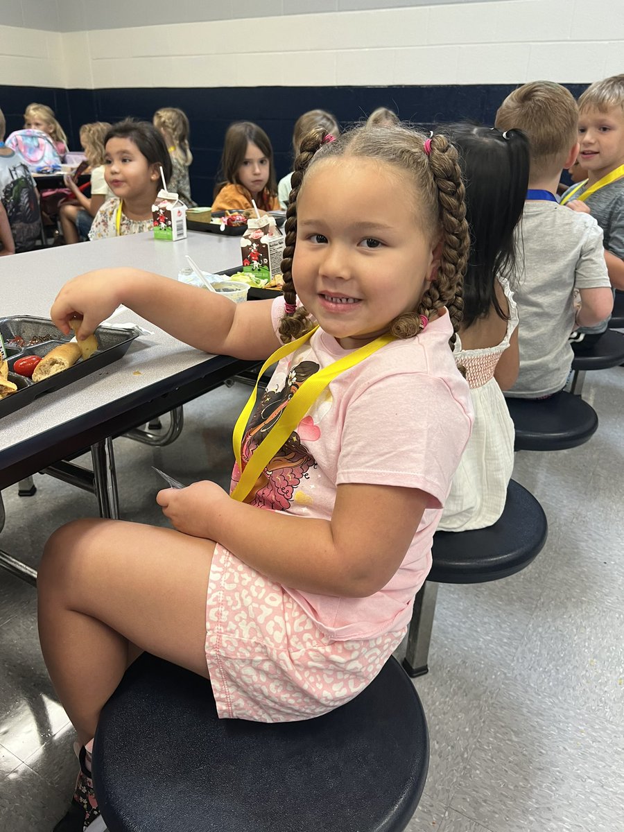 cbbpayne's tweet image. Today was a great #MAfirstday at #theBHT! These Bear cubs make #MACSawesome!