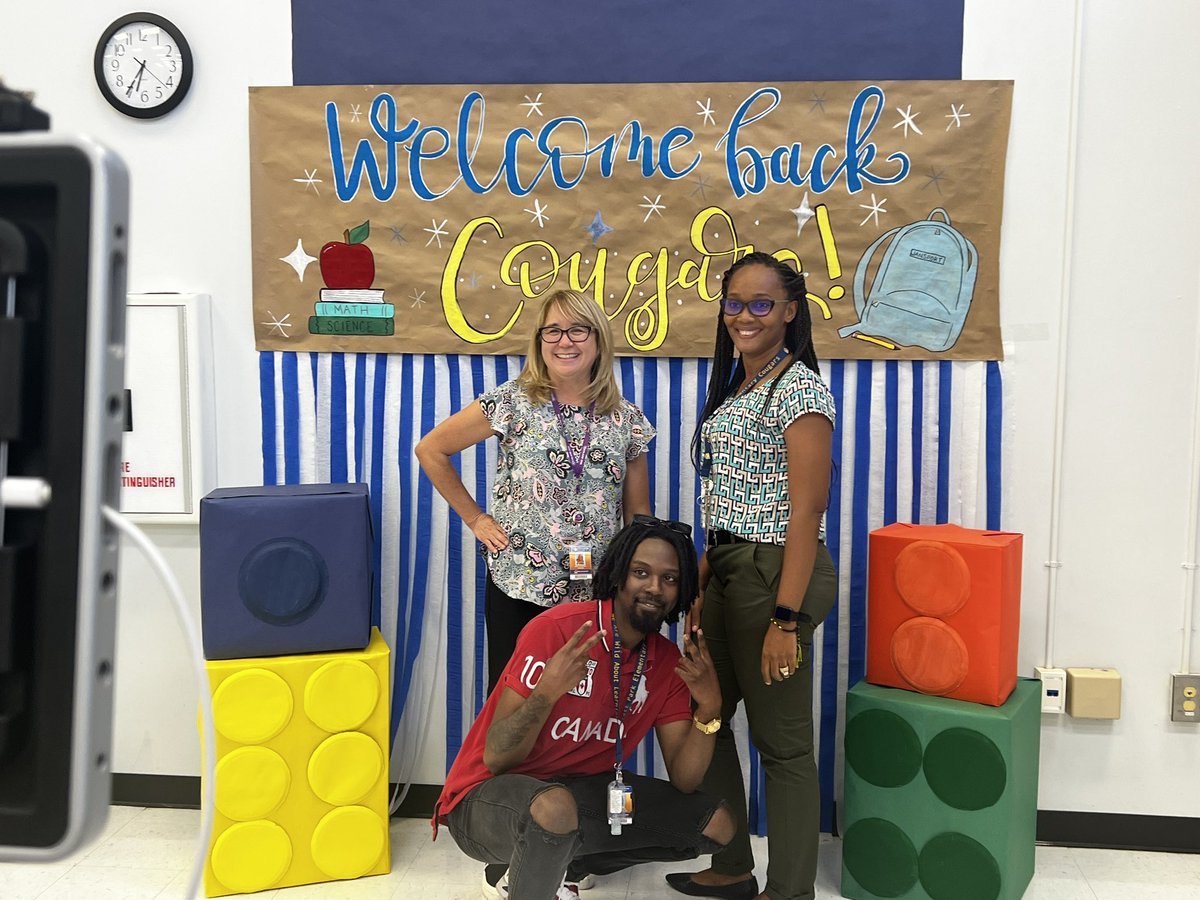 Dani_Reilly1012's tweet photo. Can we build it? Yes we can!!! What an awesome Back to School night. Here are some pictures of my staff getting all pumped up for the school year!! @HyattParkCougar https://t.co/E8pgIUJXV0