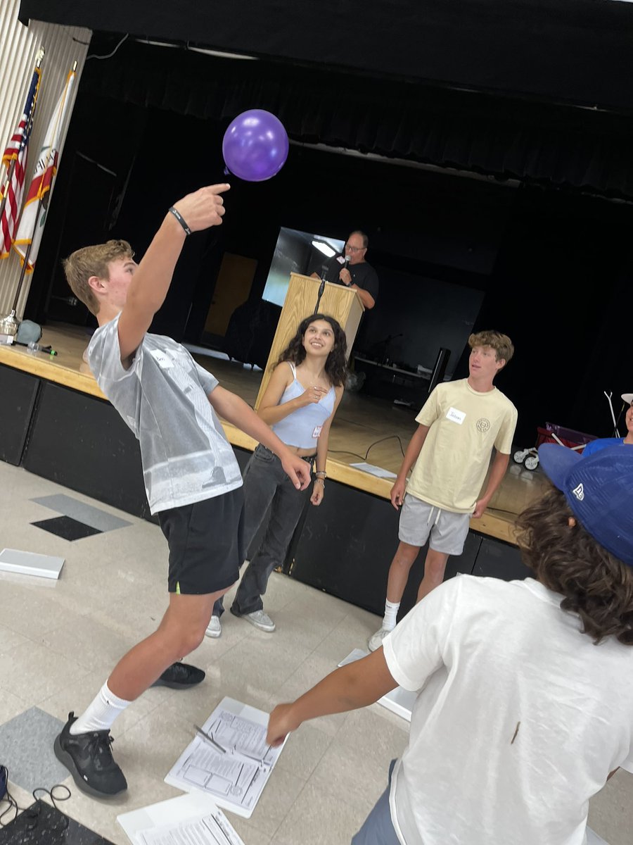 Principal_PVIS's tweet photo. #WEB Leaders putting in the most important work-Training for 6th grade orientation #PVIS 🔱🔴⚫️🔱 https://t.co/nEbDVlaZ89