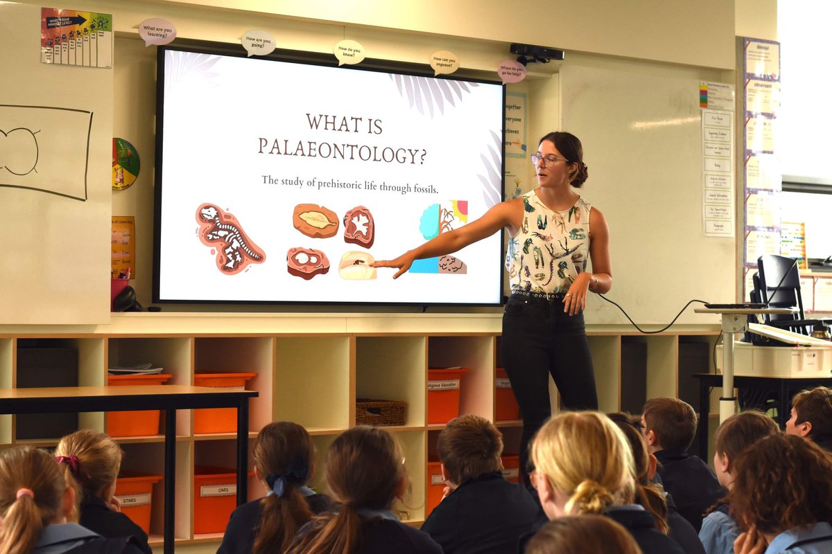 A very special start to @nationalscienceweek! Yesterday I was able to visit St. Marks Primary School to talk dinosaurs, artefacts, archaeology, and palaeontology!

I’m excited to work with schools around NSW, so if a session like this sounds of interest, please get in touch!